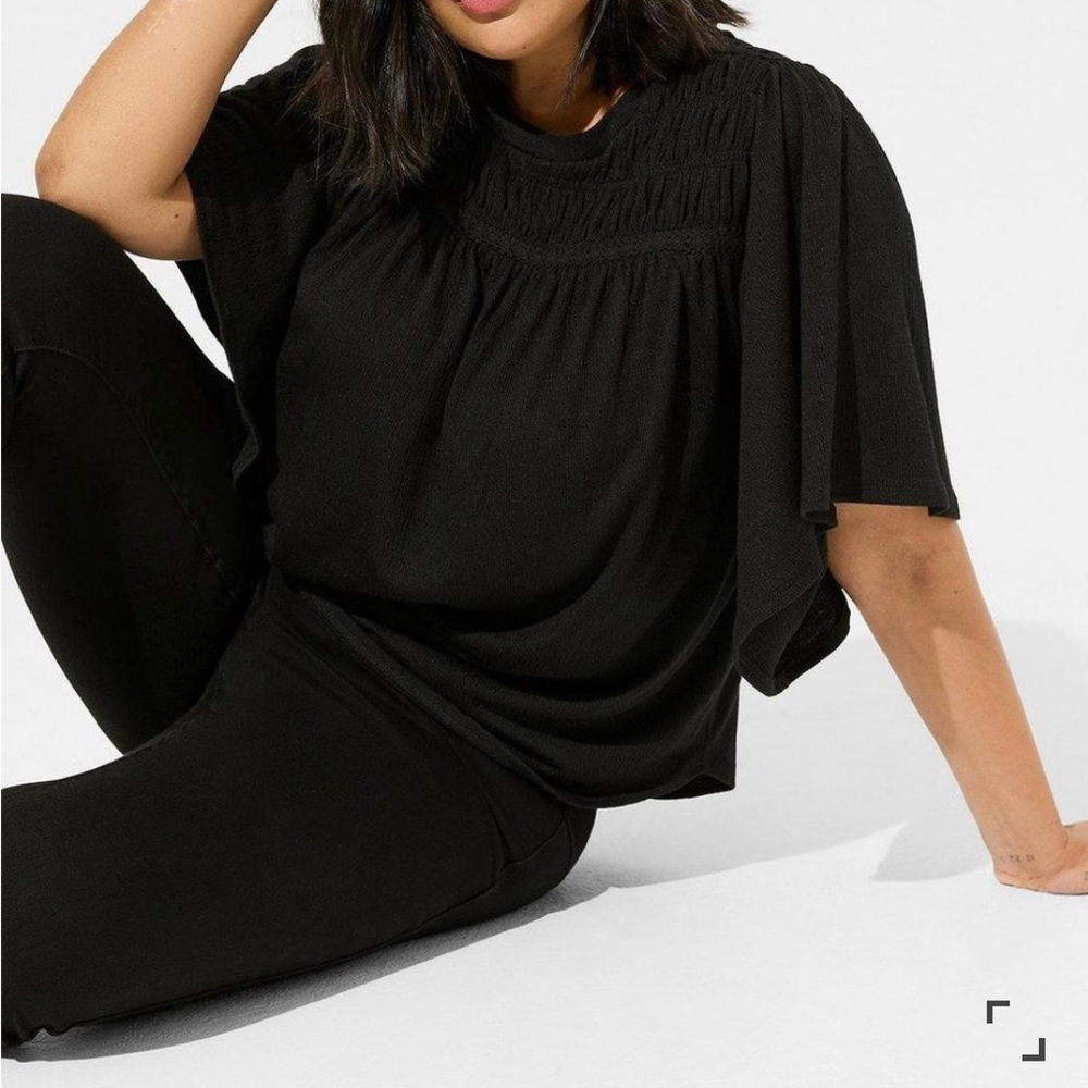 🆕NWT🔖Torrid Smocked Flutter Sleeve Top - 3x
